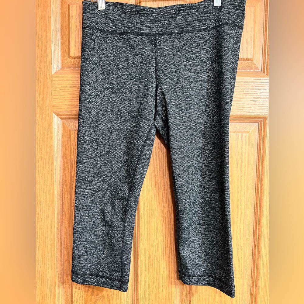 UA Gray Cropped Compression Leggings - #138B